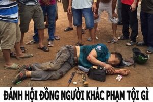 đánh hội đồng người khác phạm tội gì